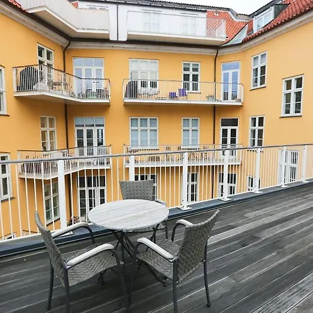 Classy Elegant With Private Terrace Apartment